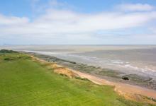   Coastal erosion Walton-on-the Naze DM2143